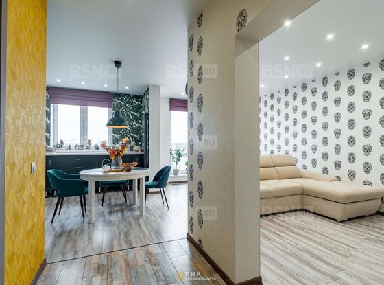 Продажа трехкомнатной квартиры - Мурино, Екатерининская улица, д.7, корп.1