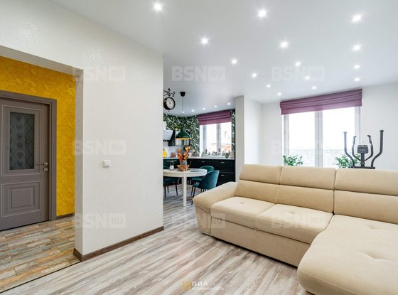 Продажа трехкомнатной квартиры - Мурино, Екатерининская улица, д.7, корп.1