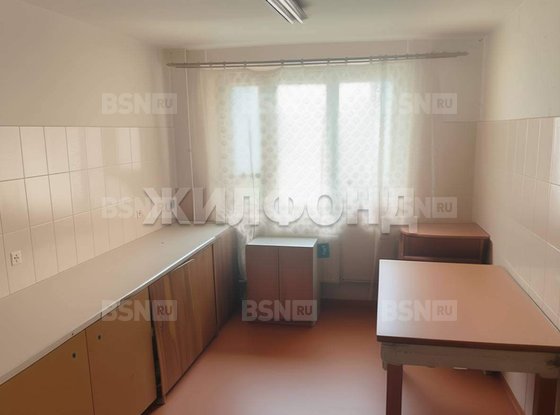 Продажа комнаты в шестикомнатной квартире - Есенина улица, д.36, корп.3