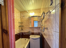 Продажа трехкомнатной квартиры - Ленинградская область, Ломоносовский район, Кипень д., Ропшинское ш., д.15 