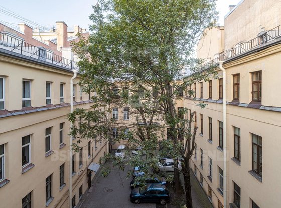 Продажа трехкомнатной квартиры - 1-я В.О. линия, д.40 