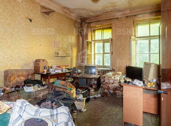 Продажа трехкомнатной квартиры - 1-я В.О. линия, д.40 