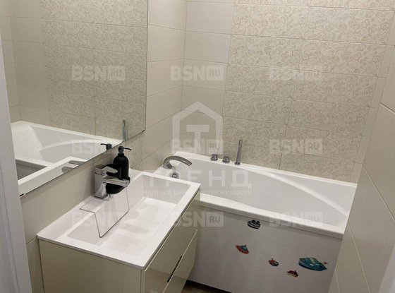 Продажа трехкомнатной квартиры - Вадима Шефнера улица, д.10, корп.1 стр 1 