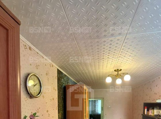 Продажа трехкомнатной квартиры - городской поселок Назия, Есенина улица, д.5 