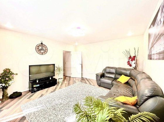 Продажа трехкомнатной квартиры - Здоровцева улица, д.27, корп.1 