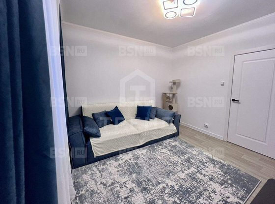 Продажа трехкомнатной квартиры - Маршала Казакова улица, д.32 