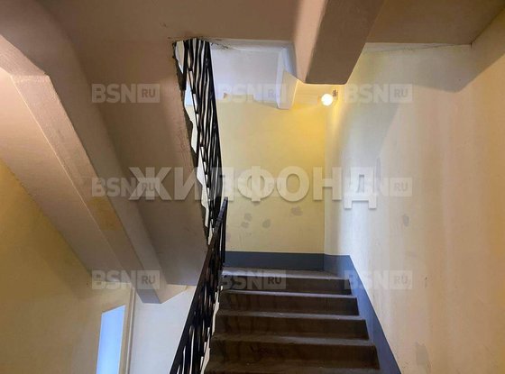 Продажа комнаты в шестикомнатной квартире - Есенина улица, д.36, корп.3 