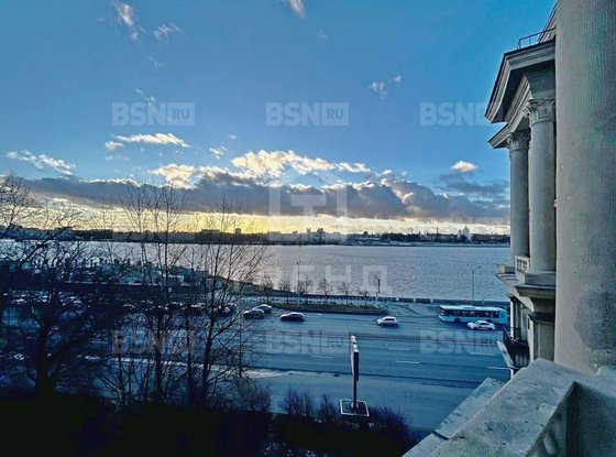 Продажа трехкомнатной квартиры - Малоохтинский проспект, д.94 