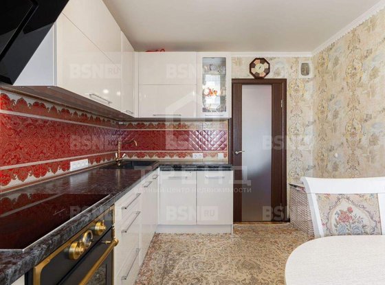 Продажа трехкомнатной квартиры - Бугры, Школьная улица, д.9 