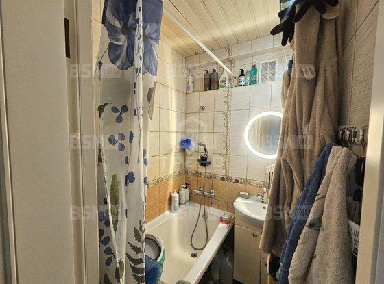 Продажа трехкомнатной квартиры - Королёва проспект, д.42, корп.1 