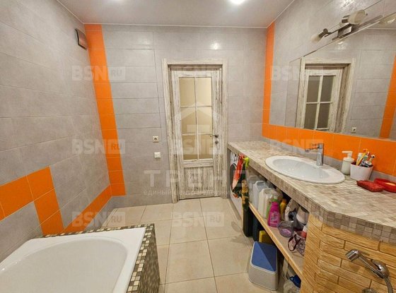 Продажа трехкомнатной квартиры - поселок Парголово, Фёдора Абрамова улица, д.21, корп.3 стр 1 