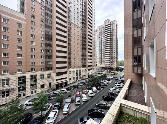 Продажа трехкомнатной квартиры - Есенина улица, д.1, корп.1 