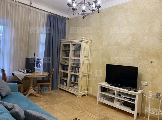 Продажа трехкомнатной квартиры - Малый В.О. проспект, д.33 