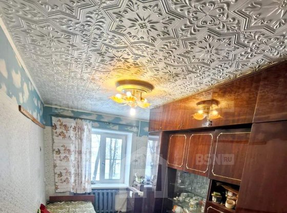 Продажа трехкомнатной квартиры - городской поселок Назия, Есенина улица, д.5 