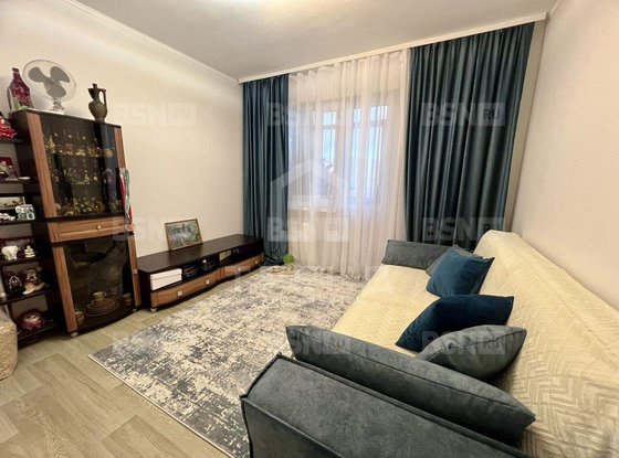 Продажа трехкомнатной квартиры - Маршала Казакова улица, д.32 