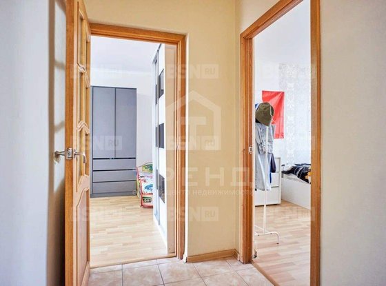 Продажа трехкомнатной квартиры - поселок Шушары, Шушары п, д.17 