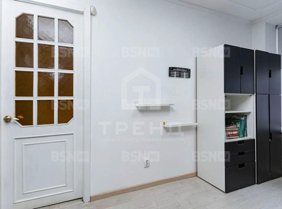 Продажа трехкомнатной квартиры - поселок Песочный, Ленинградская улица, д.44 