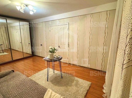 Продажа трехкомнатной квартиры - Бассейная улица, д.77 