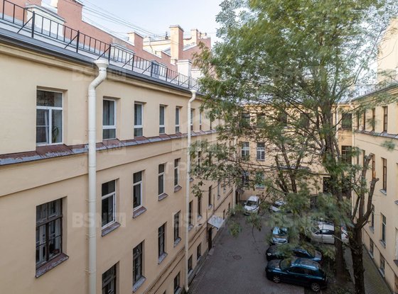 Продажа трехкомнатной квартиры - 1-я В.О. линия, д.40 