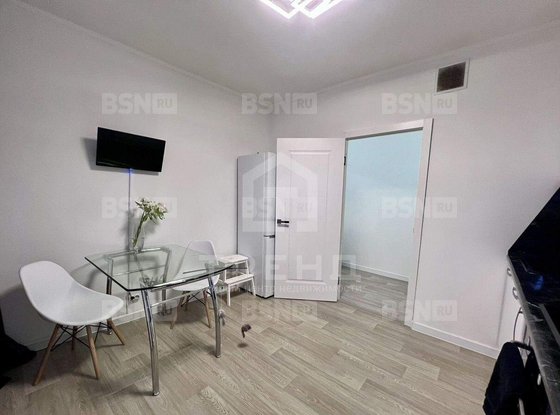 Продажа трехкомнатной квартиры - Маршала Казакова улица, д.32 