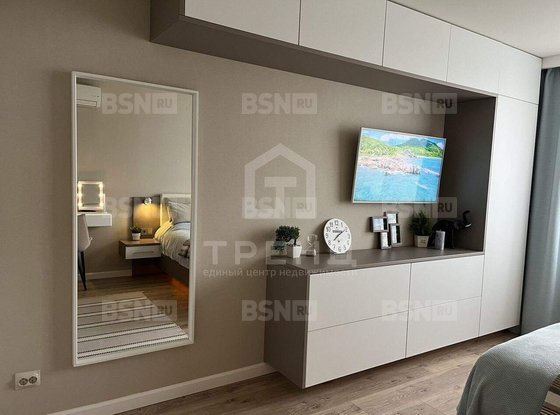 Продажа трехкомнатной квартиры - Оптиков улица, д.45, корп.1 