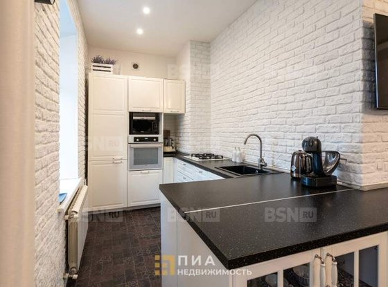 Продажа трехкомнатной квартиры - 8-я В.О. линия, д.27 