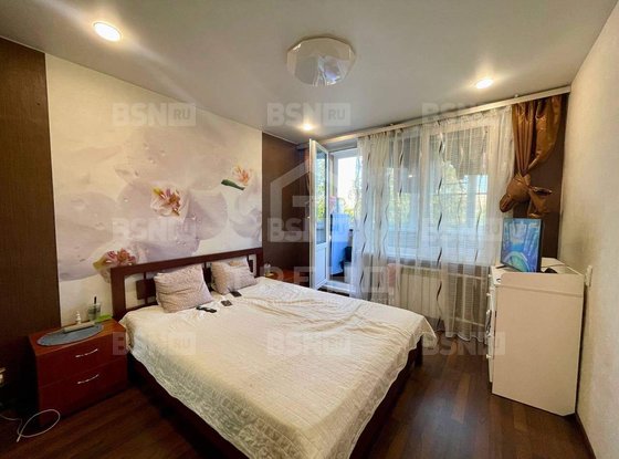 Продажа трехкомнатной квартиры - Крыленко улица, д.33, корп.1 