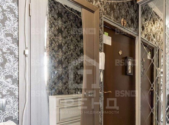Продажа трехкомнатной квартиры - Смольный проспект, д.9 