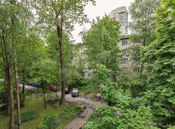 Продажа двухкомнатной квартиры - Большевиков проспект, д.79, корп.1 