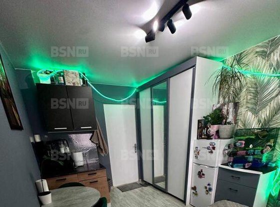 Продажа комнаты в многокомнатной квартире - Колпино, Заводской проспект, д.36 