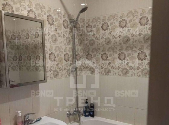 Продажа трехкомнатной квартиры - поселок Шушары, Окуловская улица, д.7, корп.1 