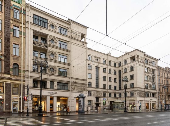 Аренда трехкомнатной квартиры - Невский проспект, д.141 