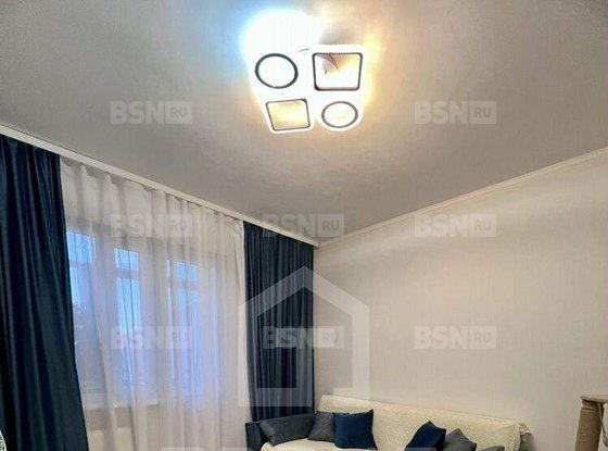 Продажа трехкомнатной квартиры - Маршала Казакова улица, д.32 