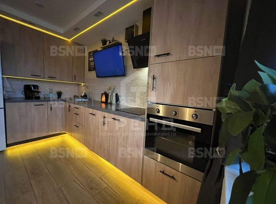 Продажа трехкомнатной квартиры - Оптиков улица, д.45, корп.1 