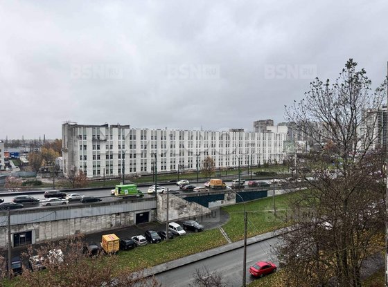 Продажа трехкомнатной квартиры - Славы проспект, д.64 