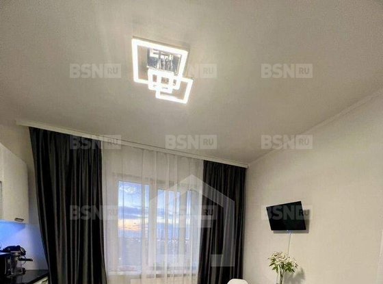 Продажа трехкомнатной квартиры - Маршала Казакова улица, д.32 