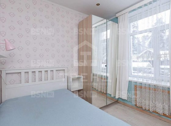 Продажа трехкомнатной квартиры - поселок Песочный, Ленинградская улица, д.44 