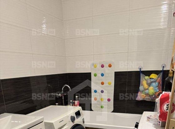 Продажа двухкомнатной квартиры - поселок Романовка, Школьная улица, д.60 