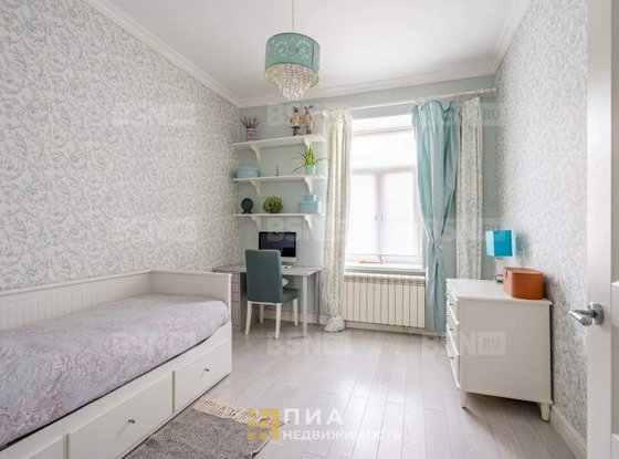 Продажа трехкомнатной квартиры - 8-я В.О. линия, д.27 