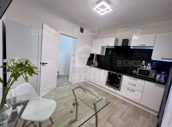 Продажа трехкомнатной квартиры - Маршала Казакова улица, д.32 