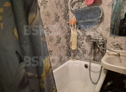 Продажа комнаты в трехкомнатной квартире - Ленинградская область, Гатчинский район, Гатчина г., Крупской ул., д.4 