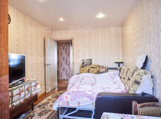 Продажа трехкомнатной квартиры - Петергоф, Суворовская улица, д.3, корп.9 