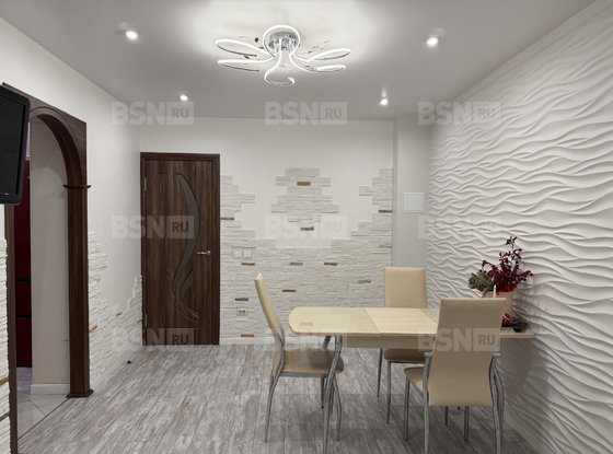 Продажа трехкомнатной квартиры - поселок Шушары, Центральная улица, д.8, корп.3 