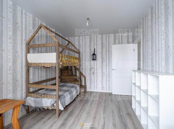 Продажа четырехкомнатной квартиры - поселок Парголово, Тихоокеанская улица, д.1, корп.1 стр 1 