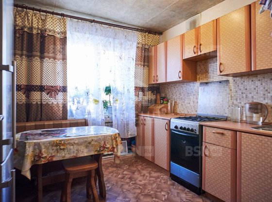 Продажа трехкомнатной квартиры - Петергоф, Суворовская улица, д.3, корп.9 