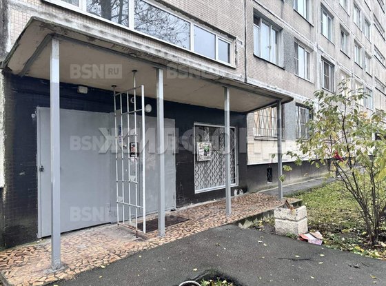 Продажа трехкомнатной квартиры - Славы проспект, д.64 