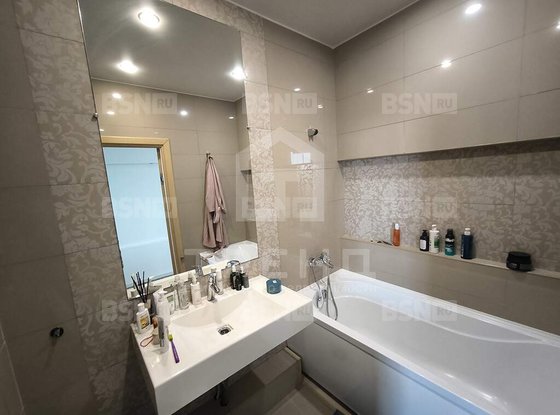 Продажа трехкомнатной квартиры - Ветеранов проспект, д.73 