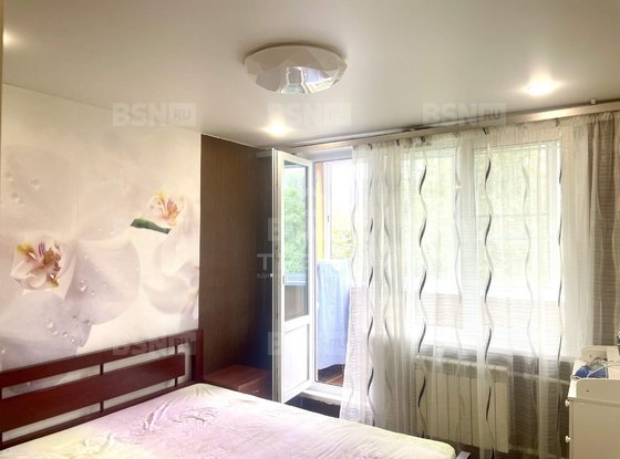 Продажа трехкомнатной квартиры - Крыленко улица, д.33, корп.1 