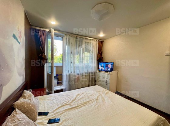 Продажа трехкомнатной квартиры - Крыленко улица, д.33, корп.1 
