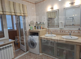 Продажа трехкомнатной квартиры - Ленинградская область, Гатчинский район, Гатчина г., Генерала Кныша ул., д.15 